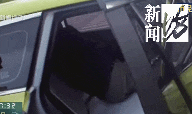 大象配资 “留下你的警号”！上海一男子出租车内痛到打滚，送医后却“缠住”民警