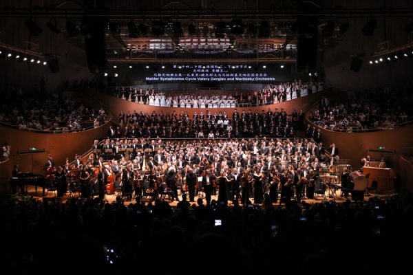 杨方配资 当孩子们遇见马林斯基：“千人交响曲”有了上海声音